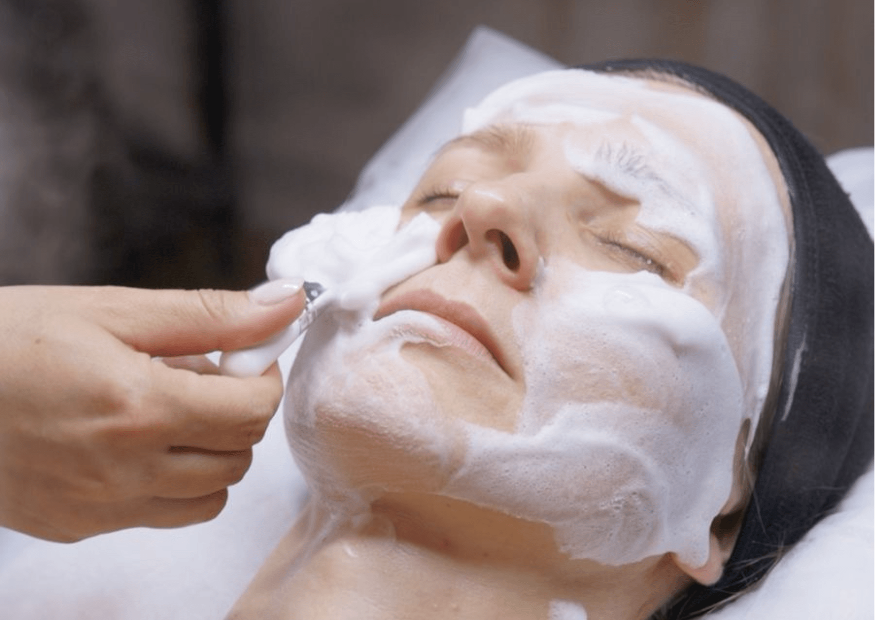 Peeling dyniowy Dermaquest wykonywany w gabinecie kosmetologicznym w Warszawie